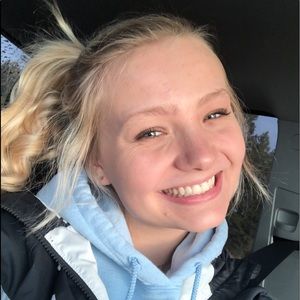 Meet your Posher, Abigail